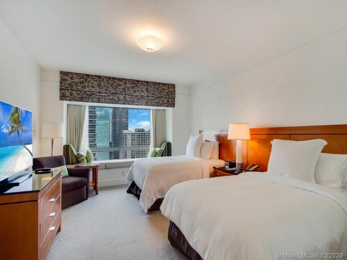 Four Seasons Hotel Miami - Luxury Private Residences Экстерьер фото