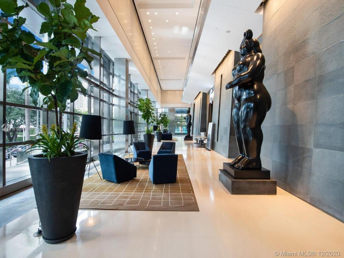Four Seasons Hotel Miami - Luxury Private Residences Экстерьер фото