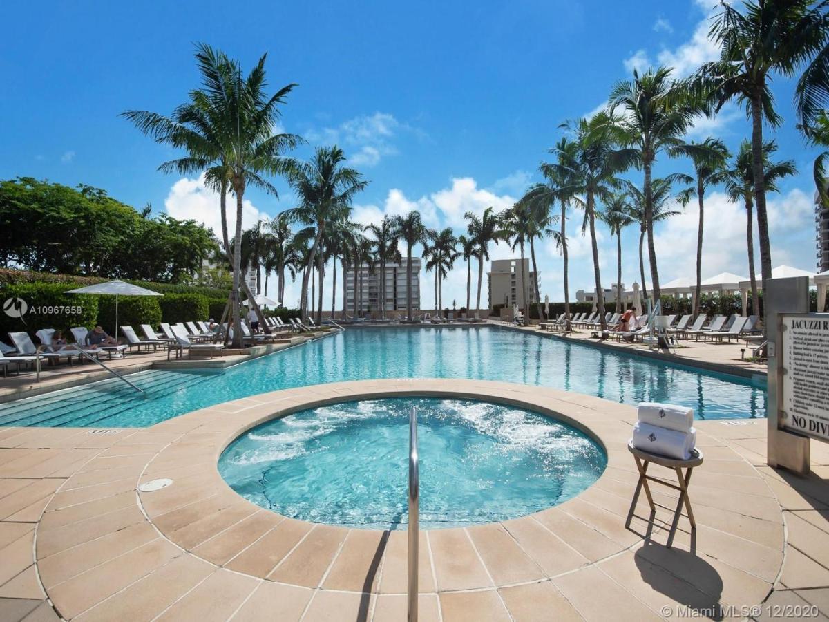 Four Seasons Hotel Miami - Luxury Private Residences Экстерьер фото