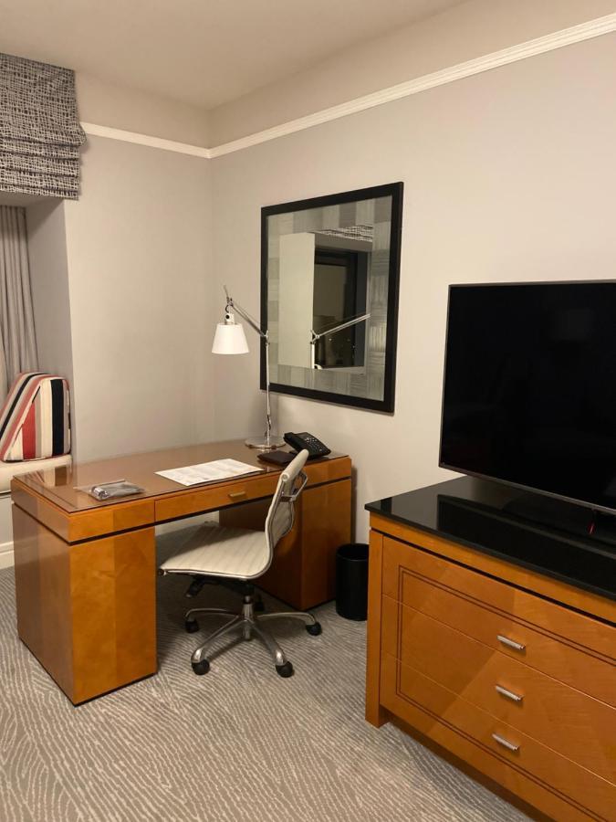 Four Seasons Hotel Miami - Luxury Private Residences Экстерьер фото