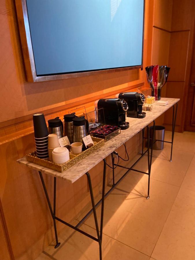 Four Seasons Hotel Miami - Luxury Private Residences Экстерьер фото